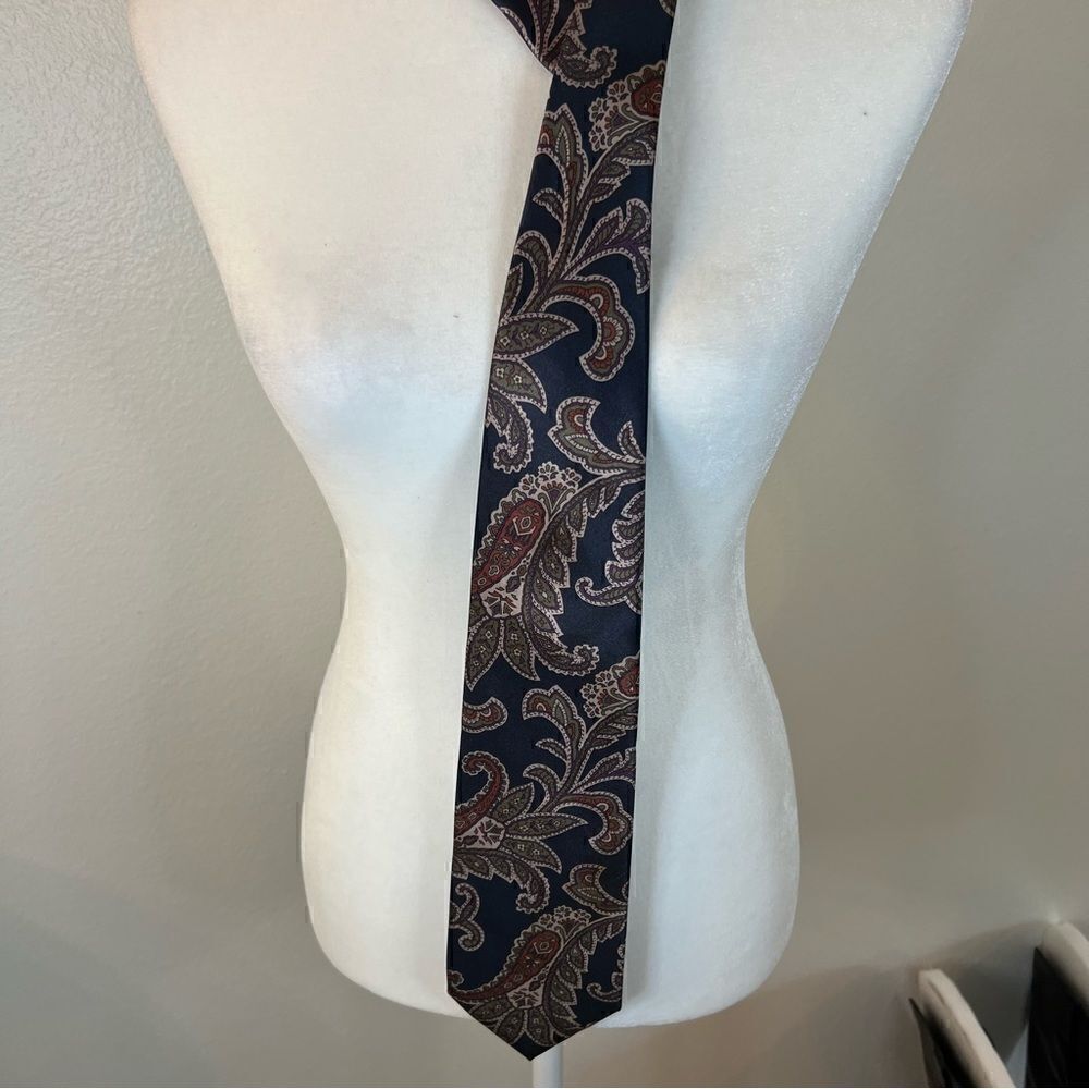 Etienne Aigner Necktie Navy Blue Paisley Silk